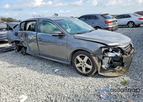 2014 Volkswagen Passat Se z USA, uszkodzony, nr VIN 1VWBS7A31EC115102